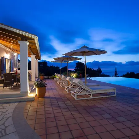 Avra Villa Tsoukaladhes