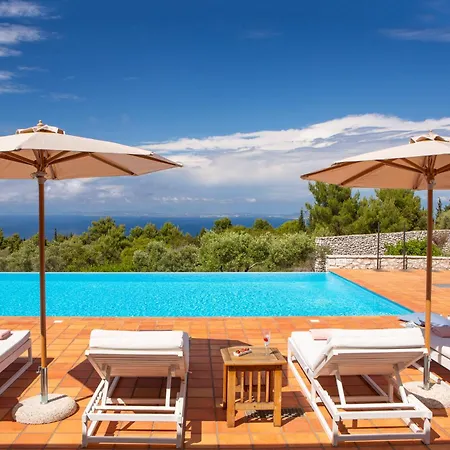 Villa Avra Tsoukaladhes